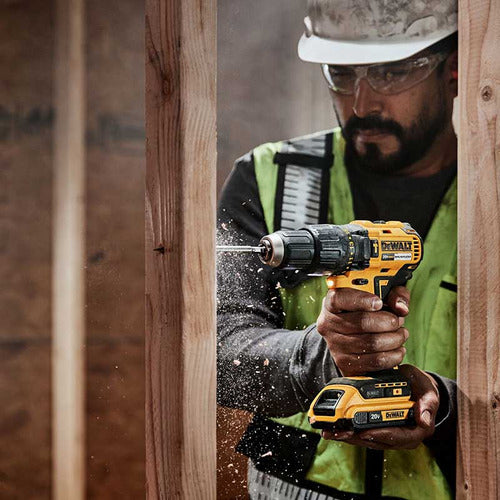 DeWalt Furadeira e Parafusadeira de Impacto Modelo DCD7781D1 13mm Com 1 Bateria 2 Ah Carregador Bivolt e Maleta de Ferramentas